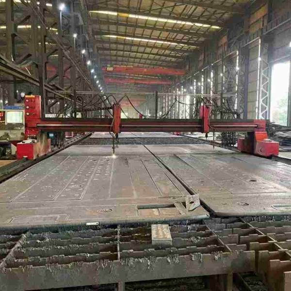 國產(chǎn)400/500耐磨板切割